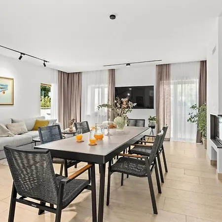 Casa Dika Villa *